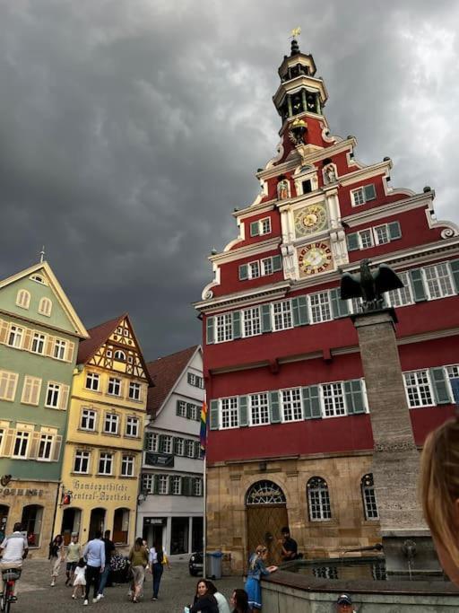 Nah Zur S-Bahn Und Altstadt Esslingen am Neckar Eksteriør bilde